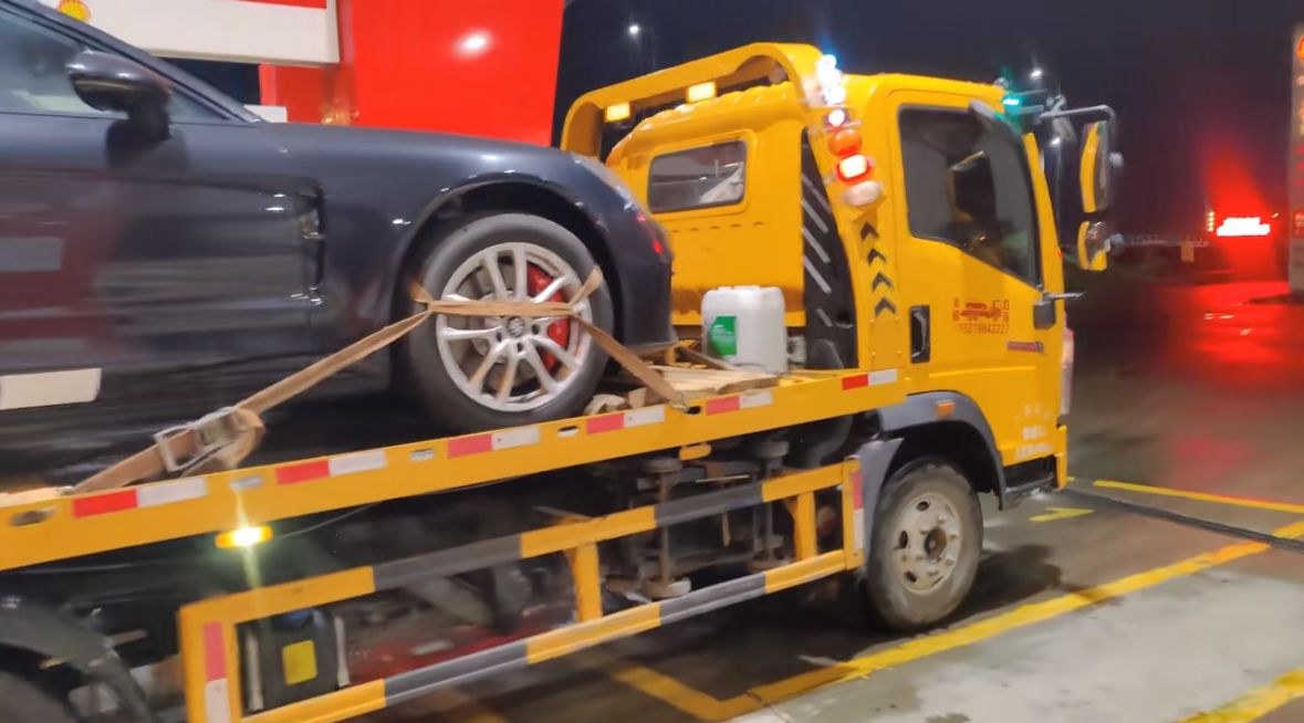 阿坝行车途中遇到突发状况该如何呼叫道路救援？